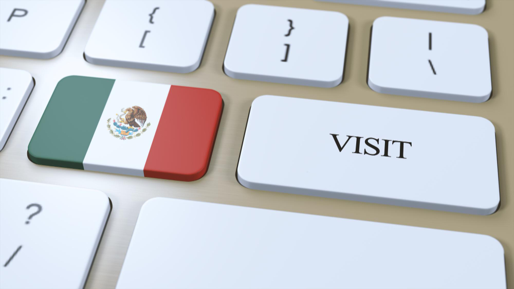 persona migrante en situación de exclusión recibiendo ayuda legal en México